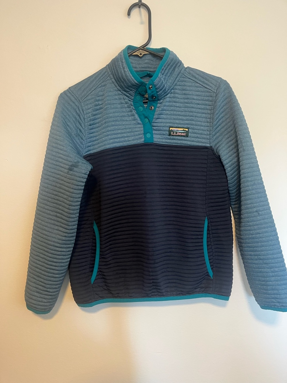 L.L. Bean women’s Two-Tone Quilted Pullover Shirt - Teal & Navy